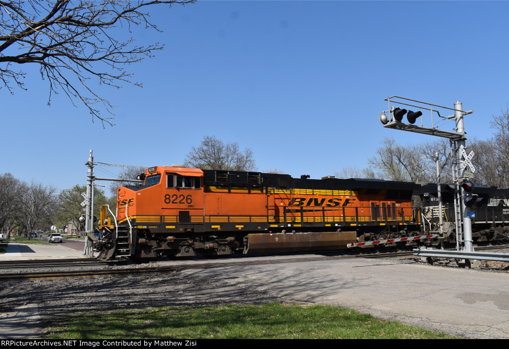 BNSF 8226